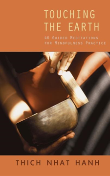 Bild på Touching The Earth: Guided Meditations For Mindfulness Practice (2nd Edition)