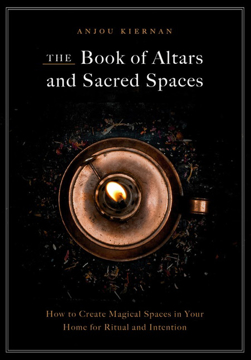 Bild på Book Of Altars And Sacred Spaces