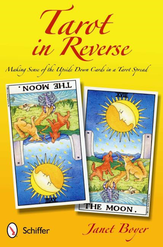 Bild på Tarot in Reverse: Making Sense of the Upside Down Cards in a Tarot Spread